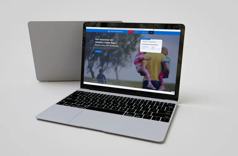 Le site de BCA Assurance sur un ordinateur portable